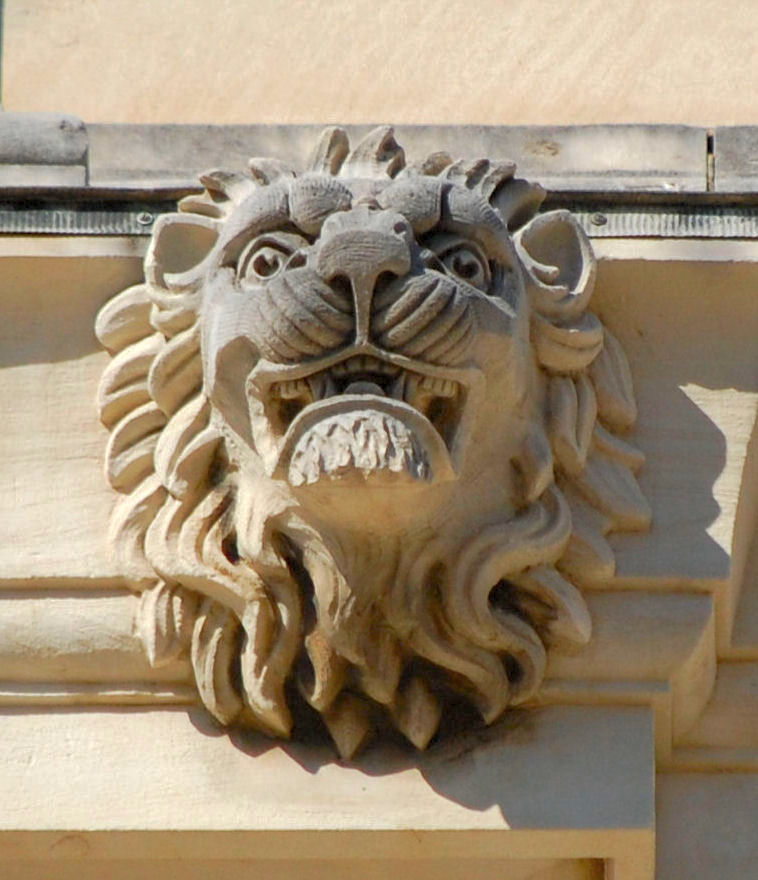 lion main post