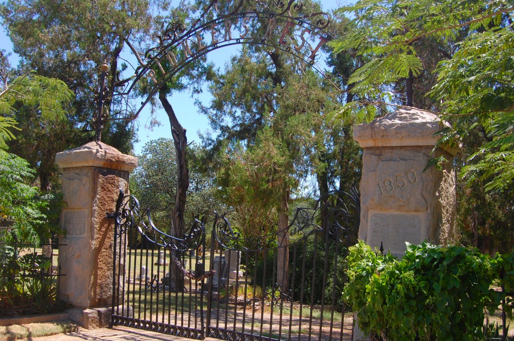 cemetery pioneer's rest entrance
